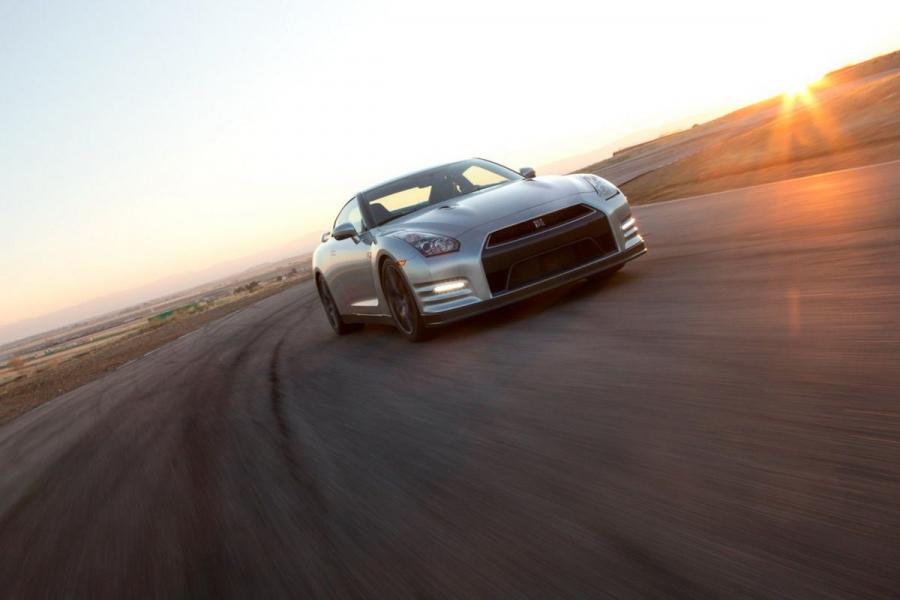  Nissan GT-R Premium 2013 года  (фото 12 из 36)